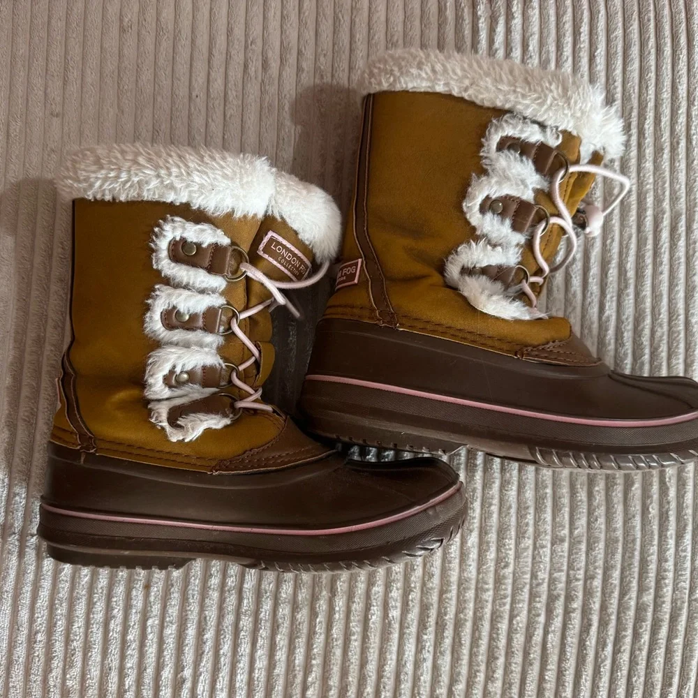 London Fog  Girls Size 2 Winter Snow‎ Boots Faux Fur Lined Excellent Condition